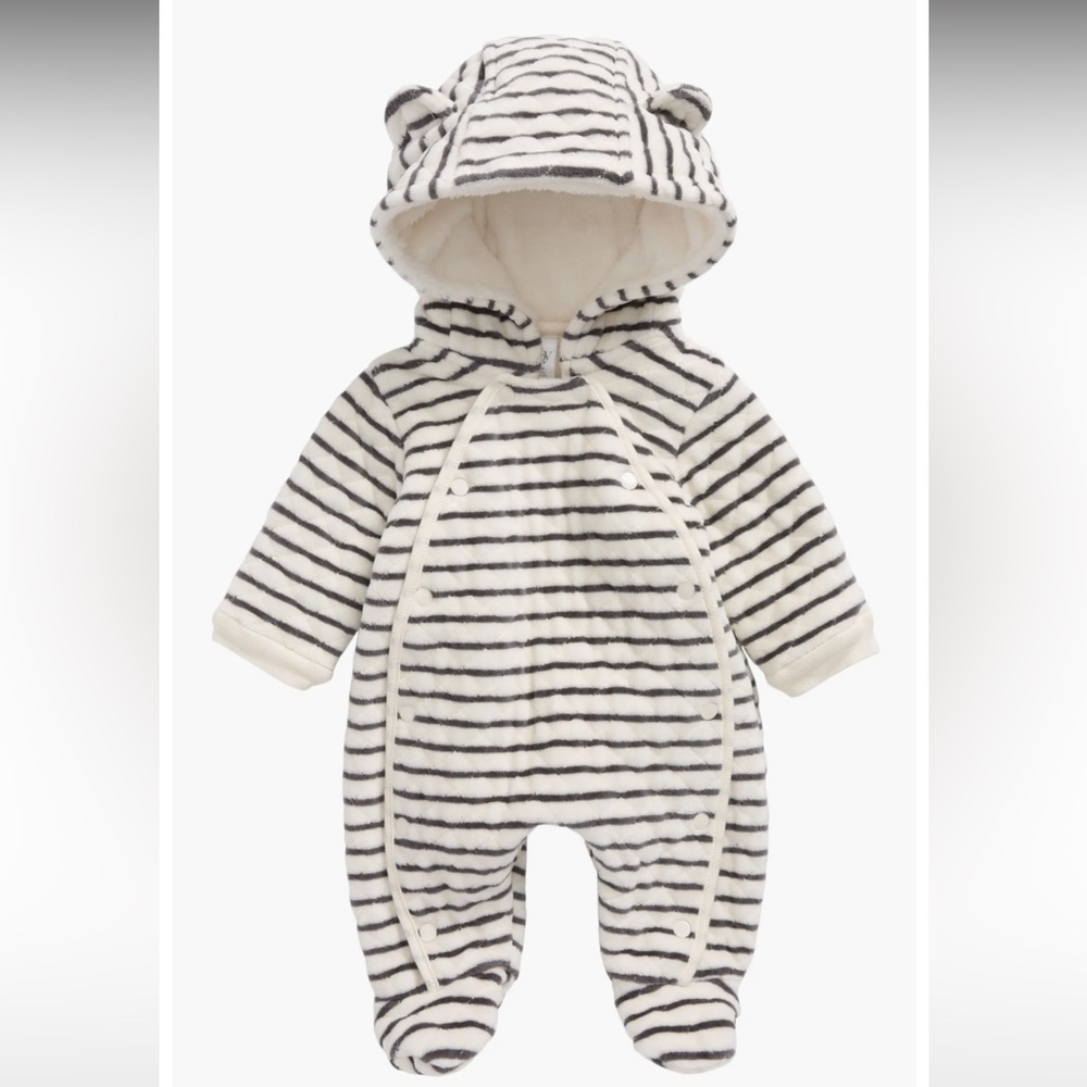 NWOT Nordstrom Hooded Bunting - Ivory Egret - Grey Stripe